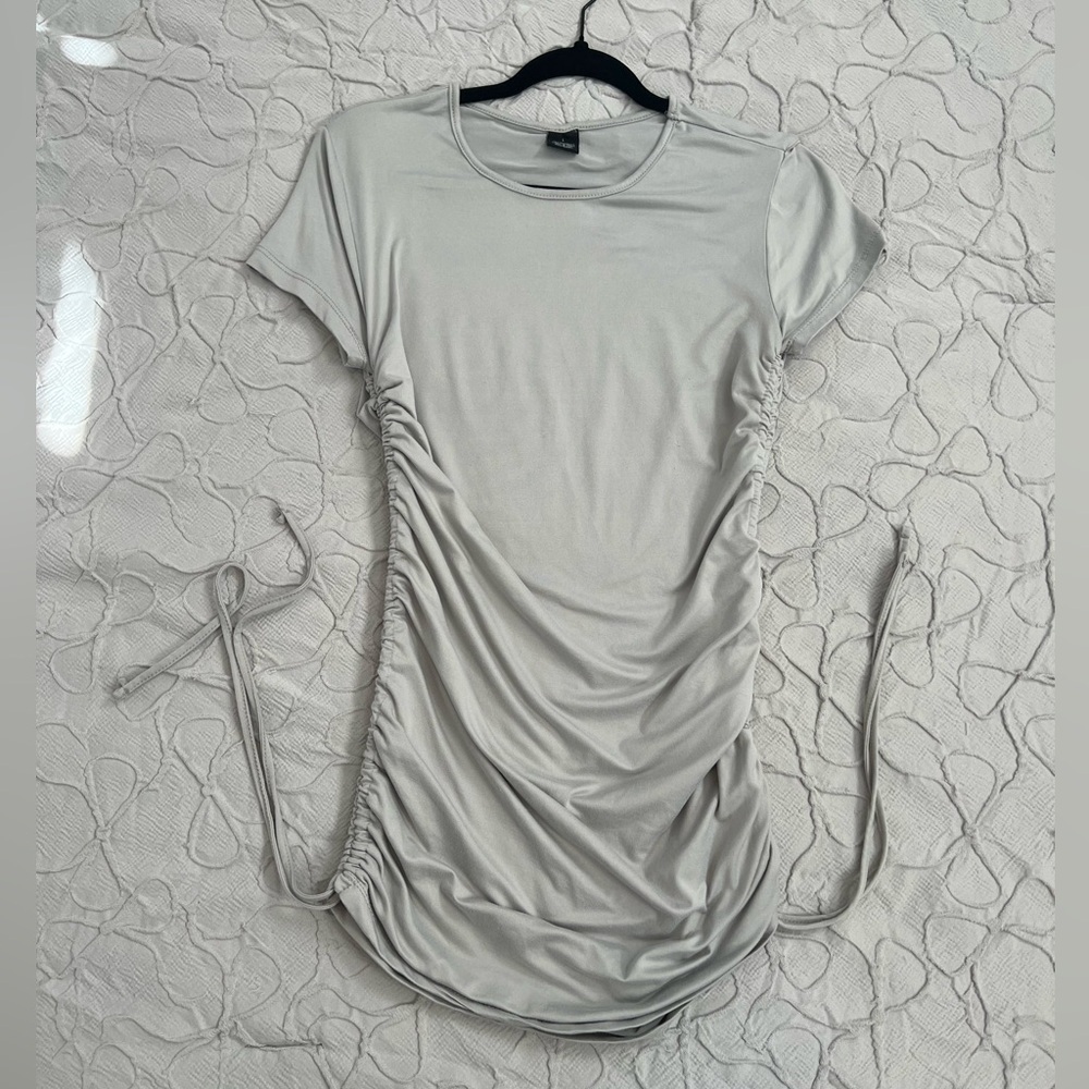 Light Gray Ruched Knit T-Shirt Dress Short Sleeve Stretch Large (0713)